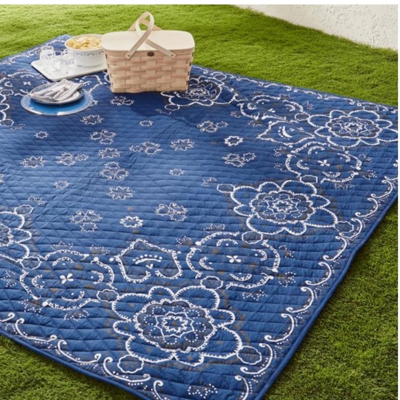 Draper James Picnic Blanket - Picture 4 of 4